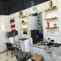 دکور ارایشگاه و ویترینی مغازه