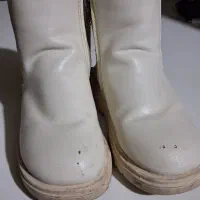 دو جفت نیم بوت سفید