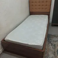 تخت یک نفره با تشک  ام دی اف در حد نو