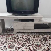 تلویزیون ومیز