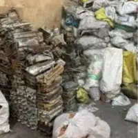 انواع ضایعات وفلزات وخرده ریزانباری درمحل
