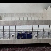 تخت نوجوانی همراه با پا تختی و خوشخواب