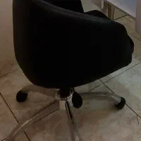 صندلی چرخ دار چرم کاملا نو