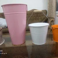 تعدادی گلدان فلزی
