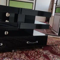 میزتلویزیون سالم وبدون شکستگی بفروش میرسد