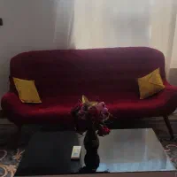 فروش  دودست مبل راحتی  و میز غذاخوری