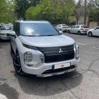 میتسوبیشی اوتلندر دو دف Hلاین
