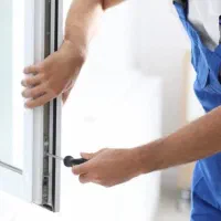 تعمیر و ریگلاژ درب و پنجره دوجداره