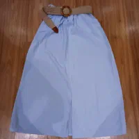 تعدادی لباس زنانه  بلوز دامن کفش  کتونی کیف