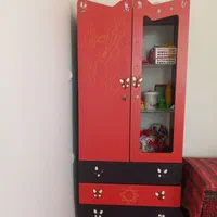 تخت و کمد بچه
