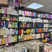 فروشنده و نیروی کار فروشگاه