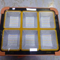 تعدادی چراغ قوه ال ای دی سولاری