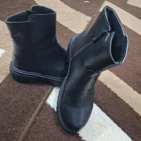 پوتین|کیف، کفش، کمربند|آبسرد, |دیوار