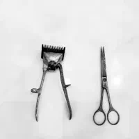 ماشین اصلاح دستی و قیچی قدیمی