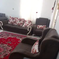 مبلمان ۵ نفره  با در حد نو بدون پارگی بفروش میرسه