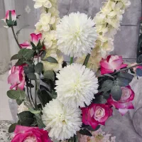 گل مصنوعی به همراه گلدان شیشه ای|گل مصنوعی|تهران, پاسداران|دیوار