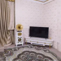 گرامافون و میز تلویزیون