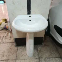 روشویی سرامیکی سالم سالم بسیار تمیز و نو