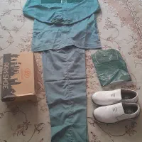 ست کامل لباس، شلوار،تیشرت وکفش کار فروشی