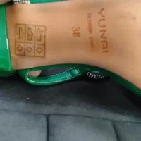 کفش مجلسی|کیف، کفش، کمربند|شیراز, کوشک میدان|دیوار