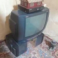 دو عدد تلویزیون