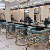 اصلاح کار و ناخن کار