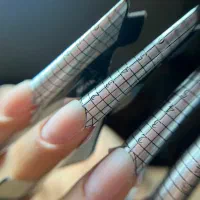 آموزش خدمات ناخن (لاین پودر فقط۳۸۰۰)