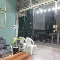 مغازه تجاری هلشتاین ،دانش