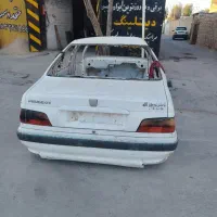 کارگر  نیم وارد جهت کار نقاشی خودر