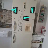 یخچال سینجر کاملا سالم  و مبل ۷نفره در حد نو