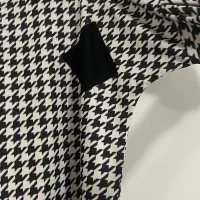 هودی|لباس|باقرشهر, |دیوار