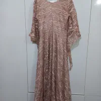 لباس مجلسی|لباس|مشهد, هفت تیر (حافظ)|دیوار
