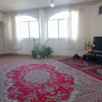 یک واحد آپارتمان به فروش می‌رسد