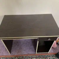 میز کامپیوتر ابعادش ۹۵×۵۵ ۲ تومن