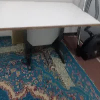 صندلی و میز در حد نو