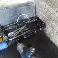 تعمیرگاه بنزینی.
