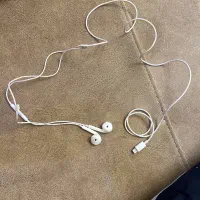 فروش هندزفری ایفون۱۲