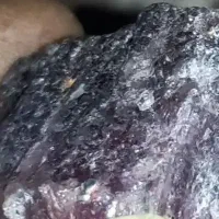 یاقوت هفت رنگ با سختیه بسیار بالا