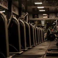 باشگاه بانوان شبانه روزی