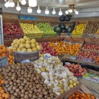 همکار در میوه فروشی