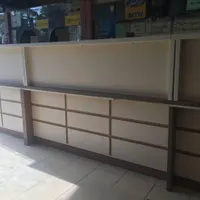 میز پیشخوان و صندلی
