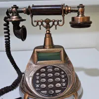 تلفن کلاسیک طرح قدیمی