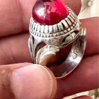 انگشتر یاقوت قرمز و زمرد