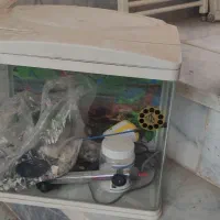 آکواریوم با تمام لوازم