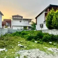 زمین-300متری-آماده-برای-ساخت-دیوارکشی-شده