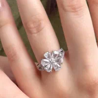 انگشتر تمام نقره مدل شکوفه سفید کادو روز دختر|بدلیجات|تبریز, |دیوار