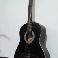 گیتار بسیار شیک در حد نو