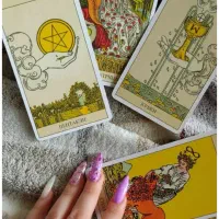 فال تاروت و شمع تراپی حرفه ای