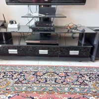 میز تلویزیون  کاملا سالم  شیشه  وام دی اف