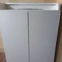 لباس‌شویی، جاکفشی، میز